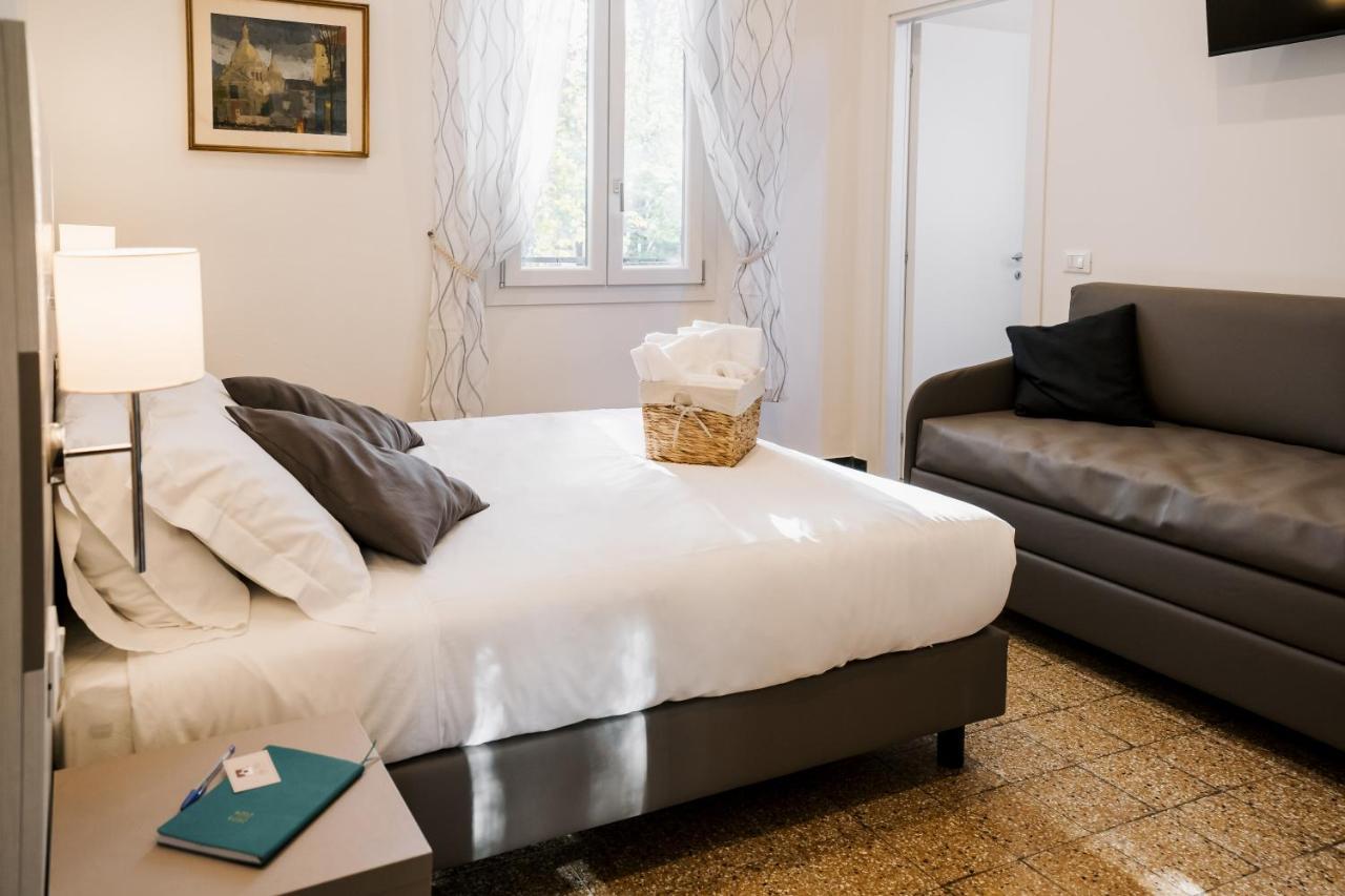 Lami Room & Apartment カステル・サン・ピエトロ・テルメ エクステリア 写真